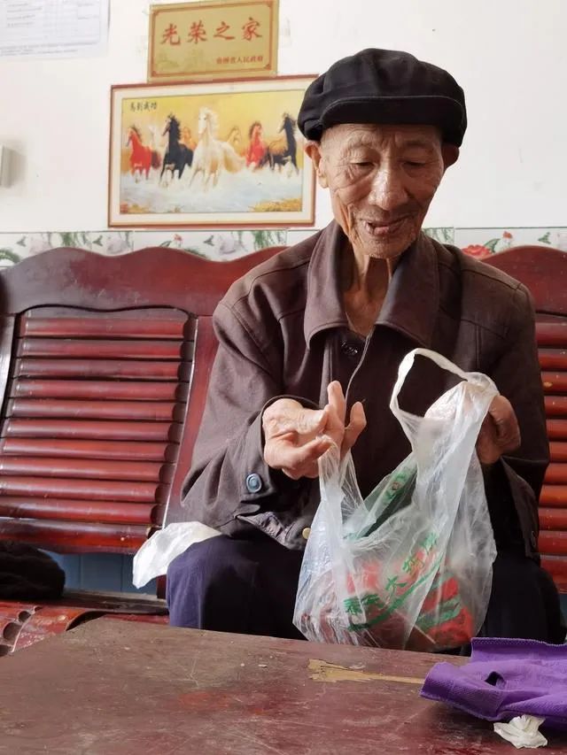 刻在口哨上的紅色記憶