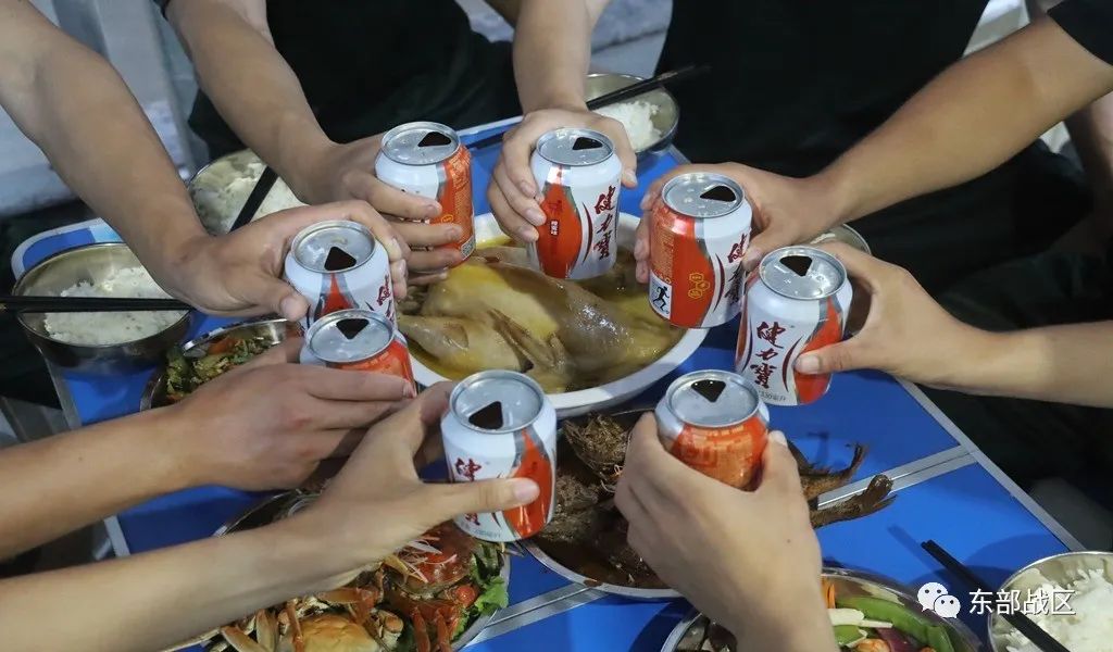 千萬別流口水！官兵國慶節(jié)會餐美食登場