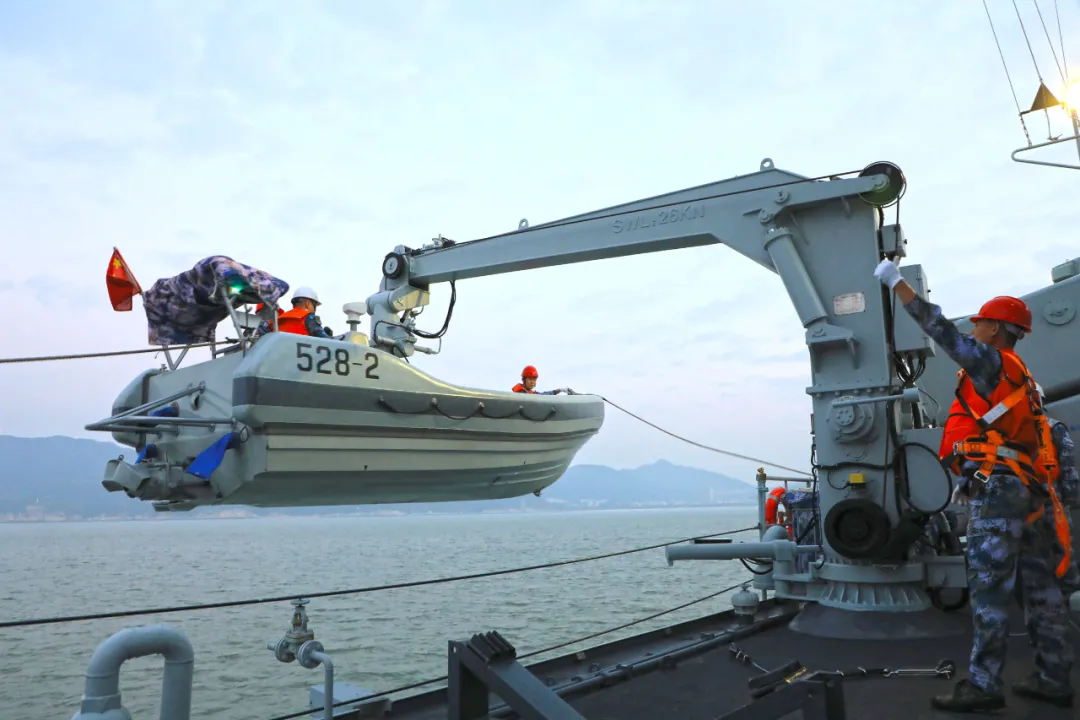 風大浪急，綿陽艦出海實戰(zhàn)礪精兵(圖3)