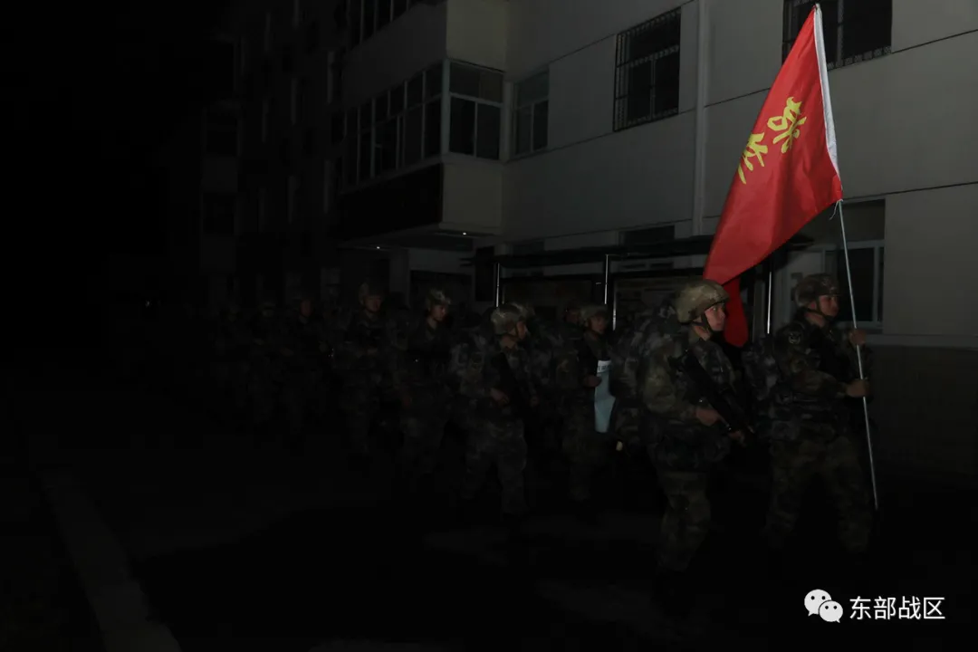 50公里負(fù)重拉練，走起！